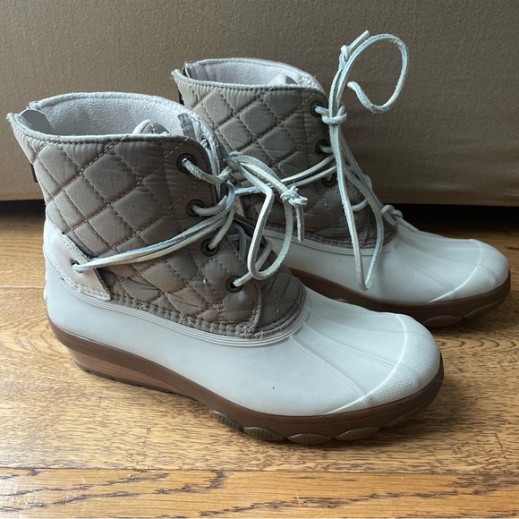 SOLD - SPERRY TOP SIDER DUCK BOOTS QUILTED WOMEN SIZE 7.5 - Picture 1 of 4